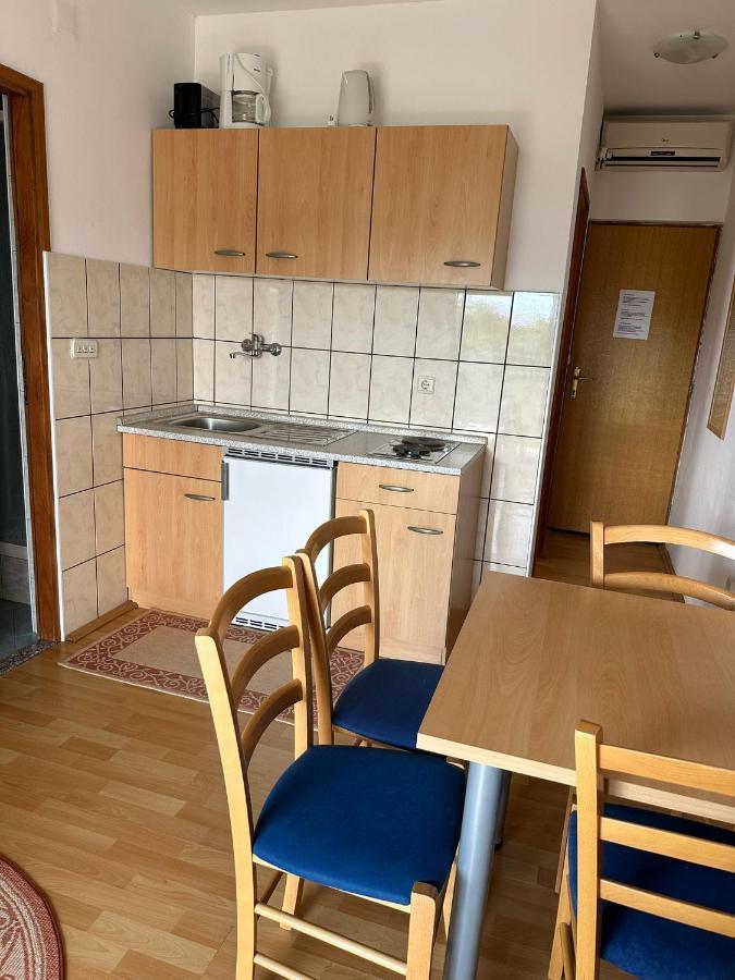 Apartmani Karlobag Eksteriør billede